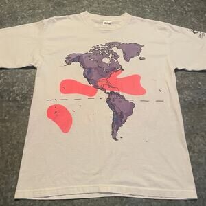 Vintage Traveller World Map Natural Dangers Disasters 1995 T-Shirt Large USA 90s